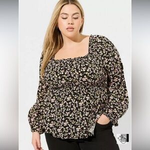NWOT Torrid Rayon Slub Waist Detail Blouson Floral Sleeve Top, Size 2